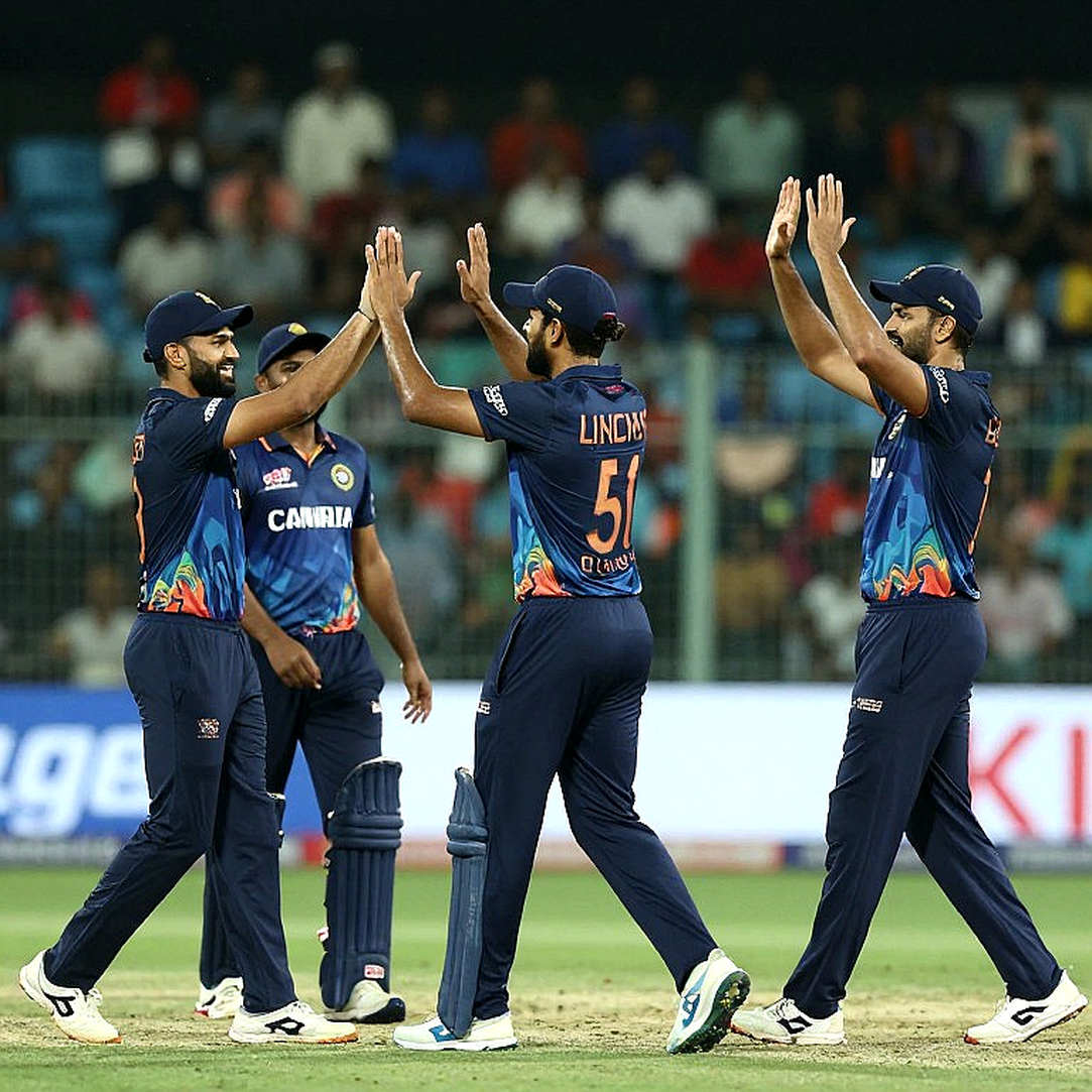 चेपौक का खाली डगआउट: CSK का ज़हीर-युग और वह खबर जो आधी लिखी गई है